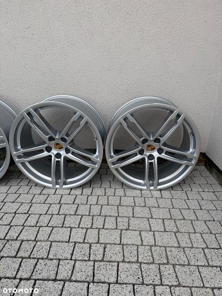 Porsche Macan Standard - 25