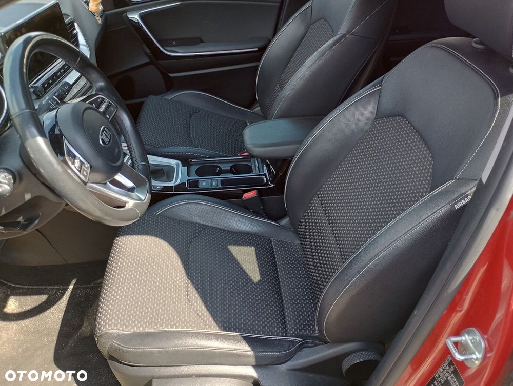 Kia XCeed 1.6 T-GDI L Business Line DCT - 4