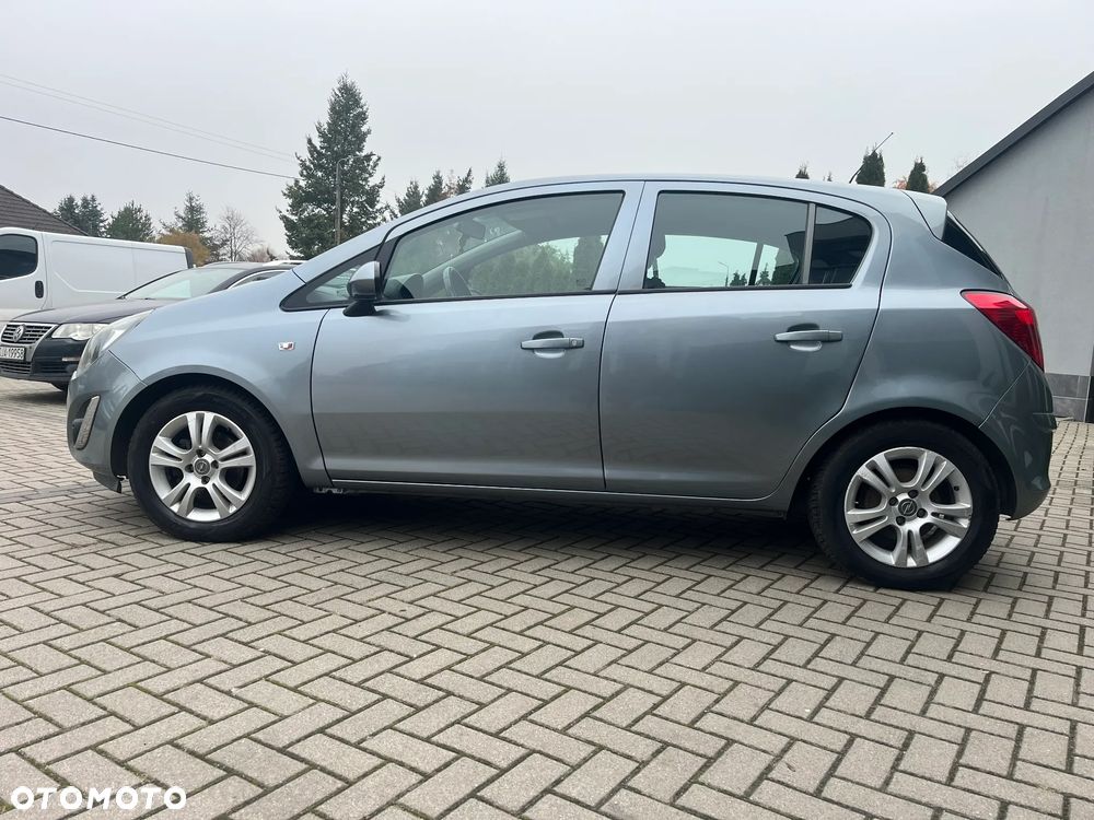 Opel Corsa 1.2 16V Cosmo - 4