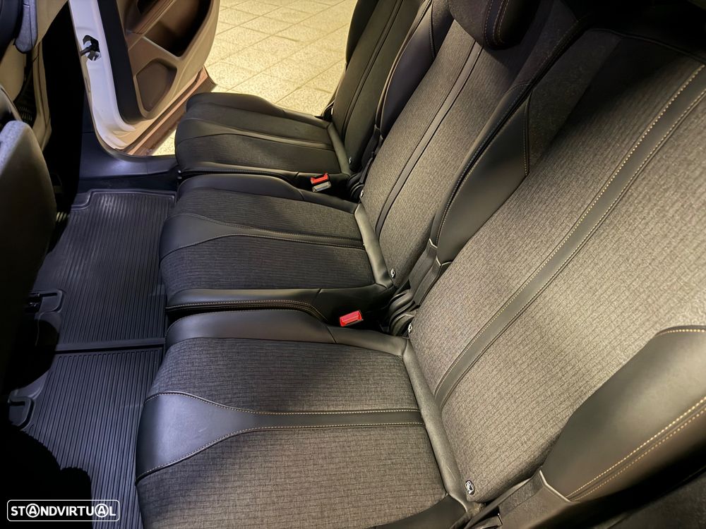 Peugeot 5008 1.5 BlueHDi GT Line EAT8 - 17