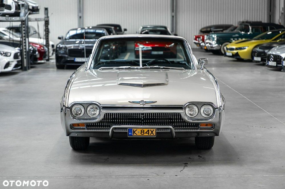 Ford Thunderbird - 4