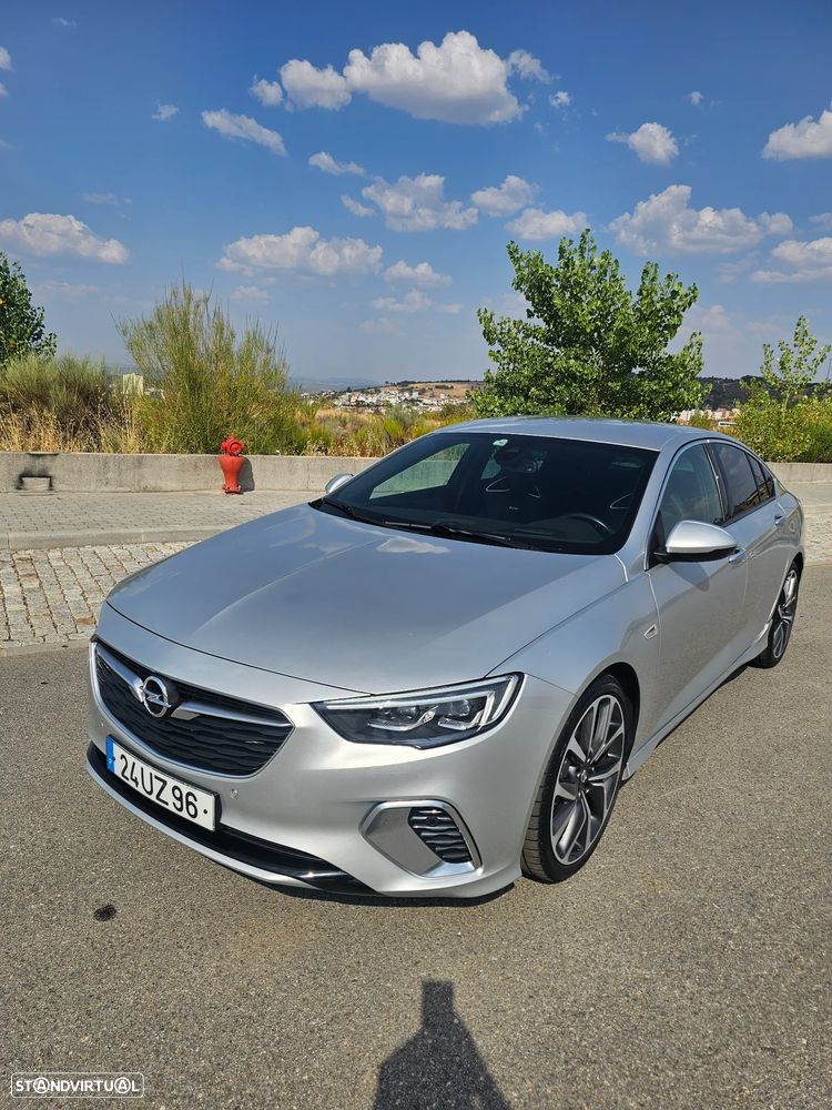 Opel Insignia Grand Sport - 1
