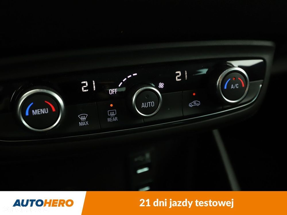 Opel Crossland X 1.2 T Design Line S&S - 24