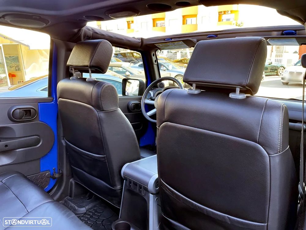 Jeep Wrangler 2.8 CRD ATX Sport - 33