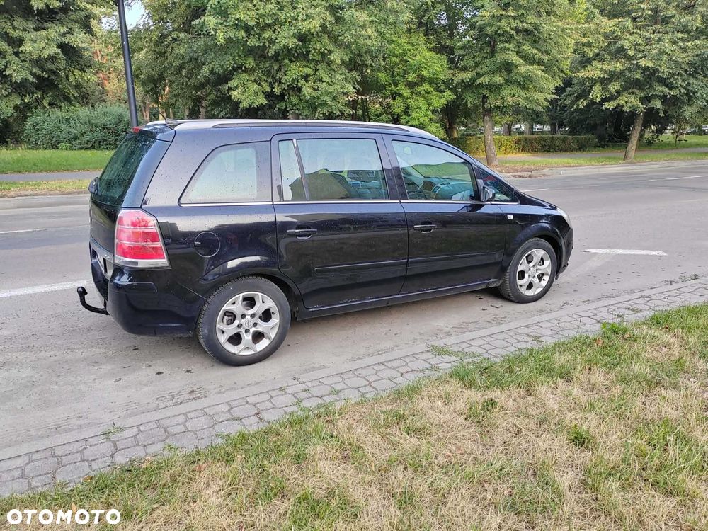 Opel Zafira - 2