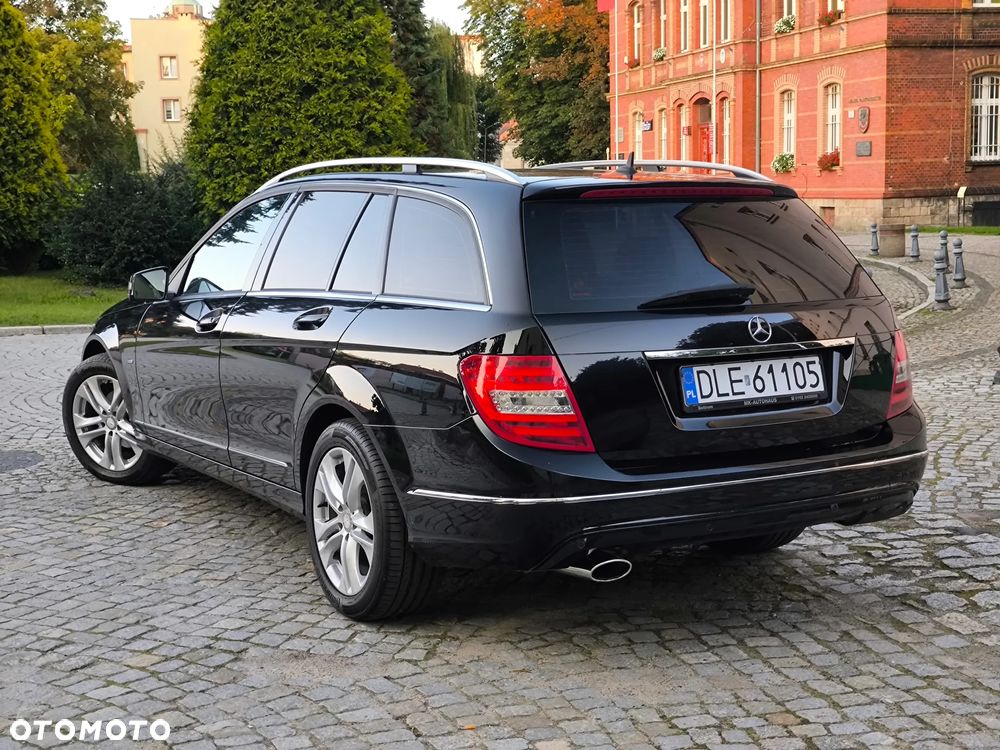 Mercedes-Benz Klasa C 220 T CDI DPF (BlueEFFICIENCY) 7G-TRONIC Avantgarde - 14
