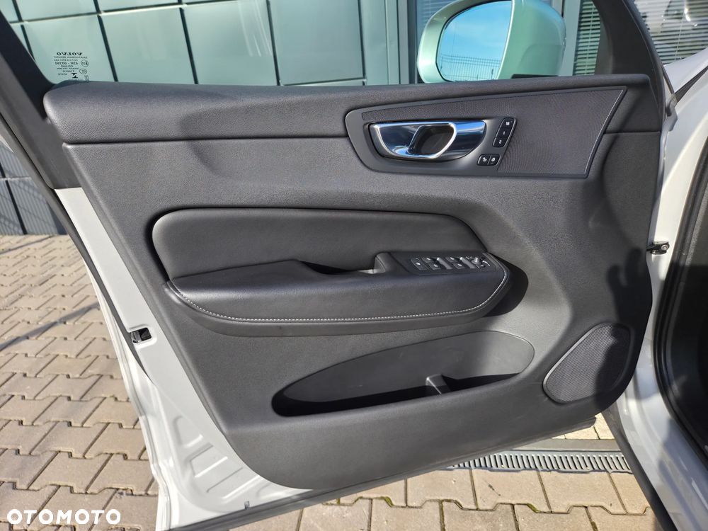 Volvo XC 60 D4 AWD Inscription - 24