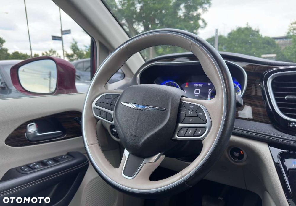 Chrysler Pacifica - 30