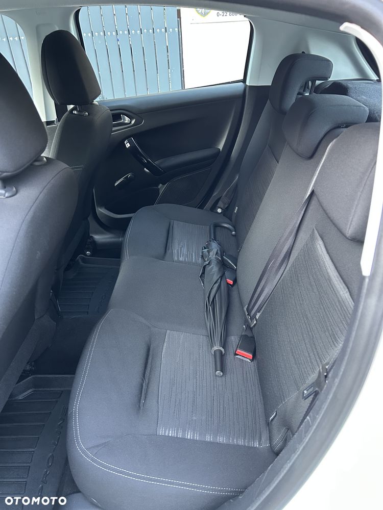 Peugeot 208 HDi 68 Access - 11
