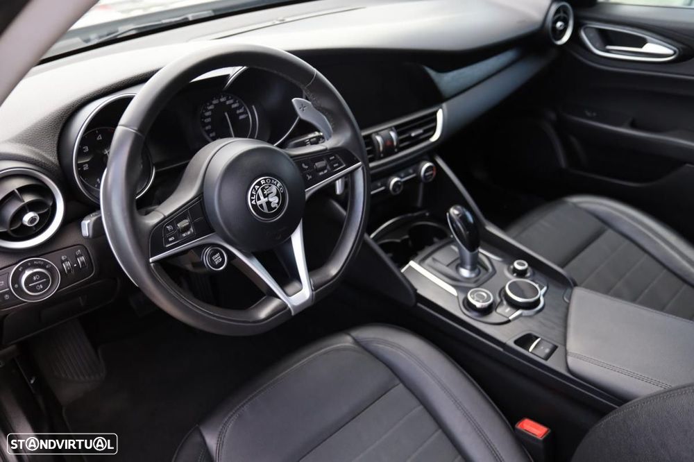 Alfa Romeo Giulia - 7