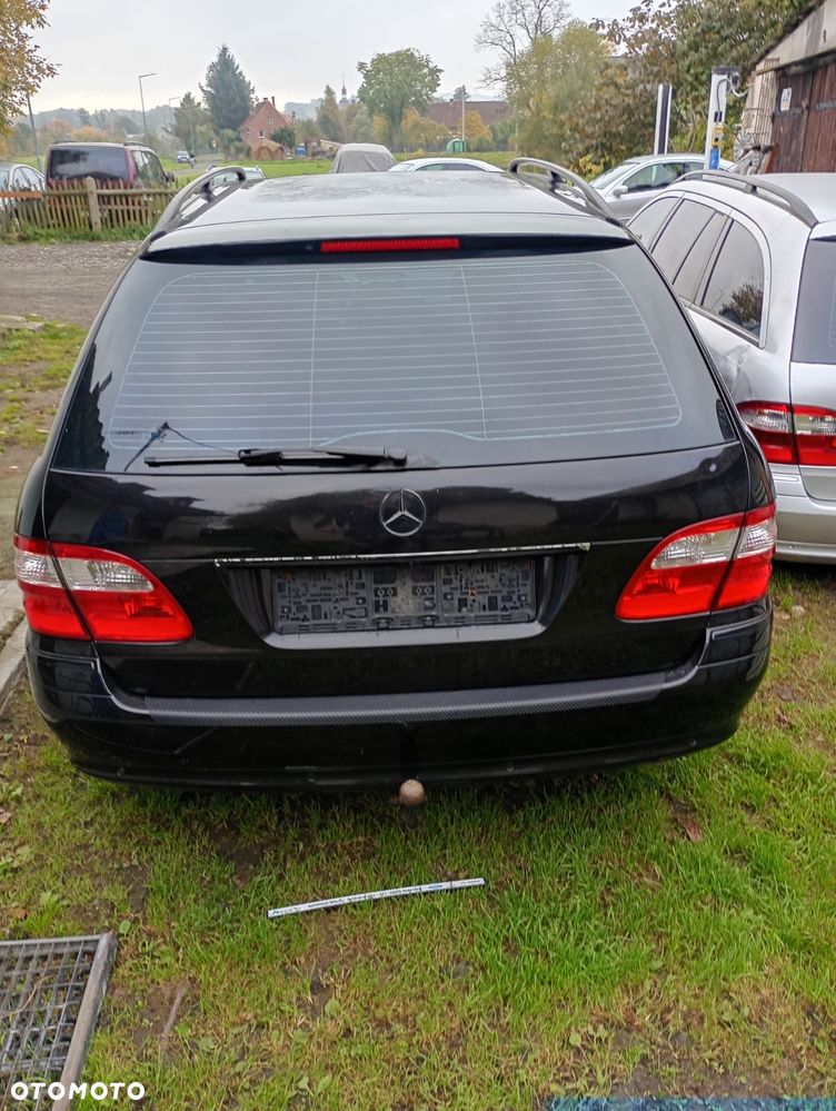 Mercedes-Benz E-Class 2005 photo 3