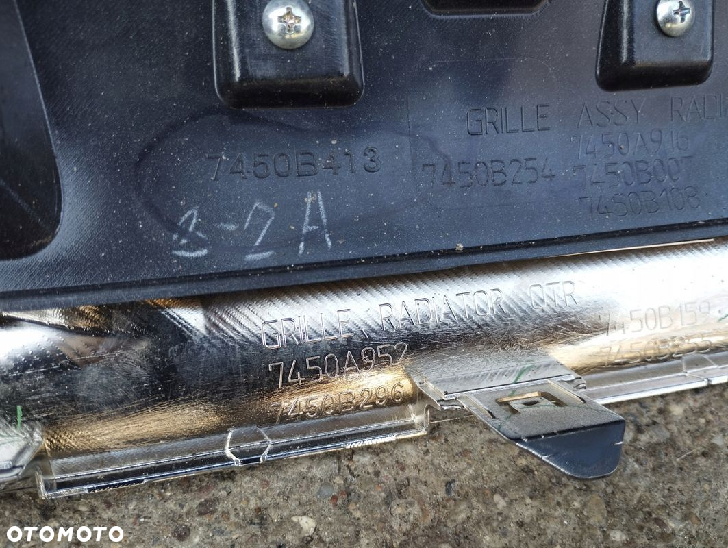 Grill Atrapa Mitsubishi L200 V 5 2015-2019 7450A952 - 7