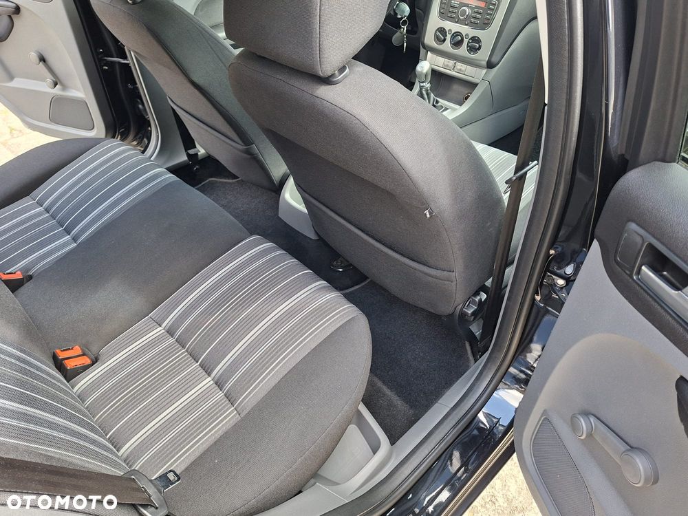 Ford Focus 1.6 Ambiente - 9