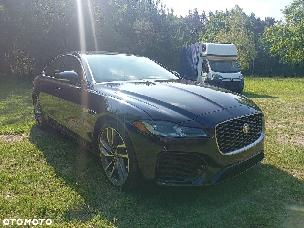 Jaguar XF P250 R-Dynamic SE - 6