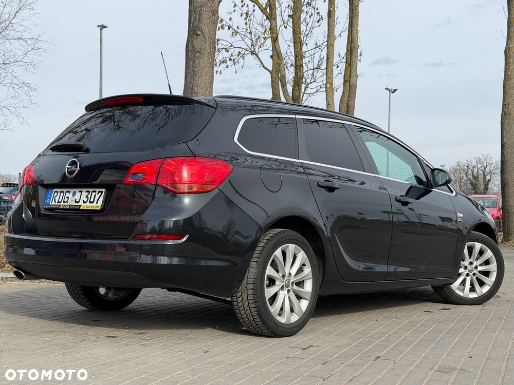 Opel Astra 1.4 T Cosmo - 4