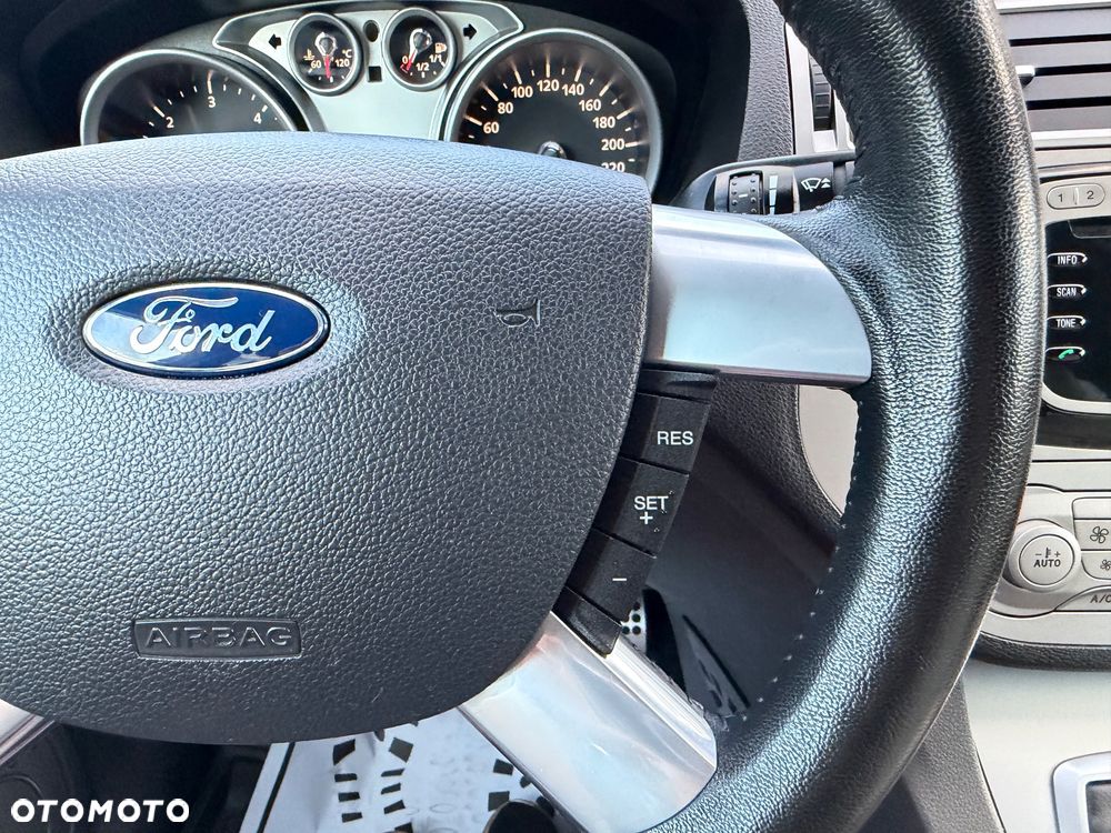 Ford Kuga 2.0 TDCi 4x4 Individual - 26