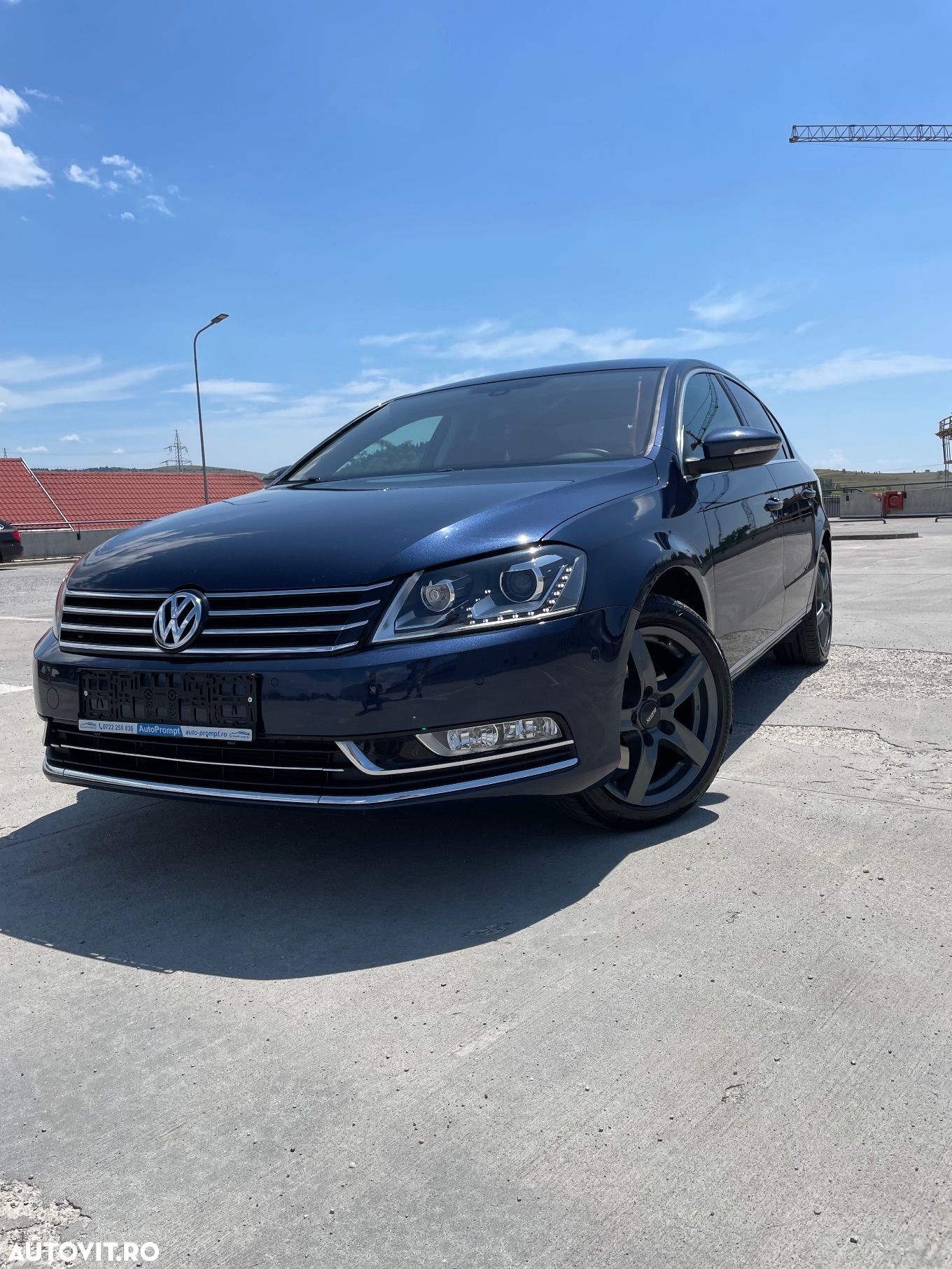 Volkswagen Passat - 1