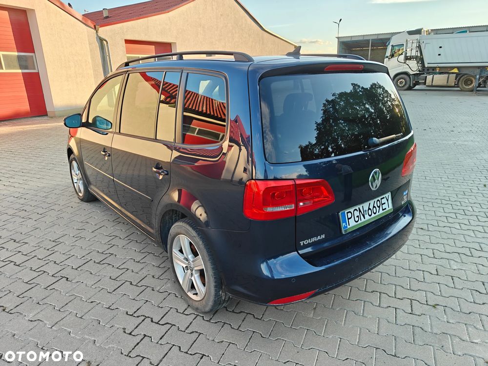 Volkswagen Touran - 4