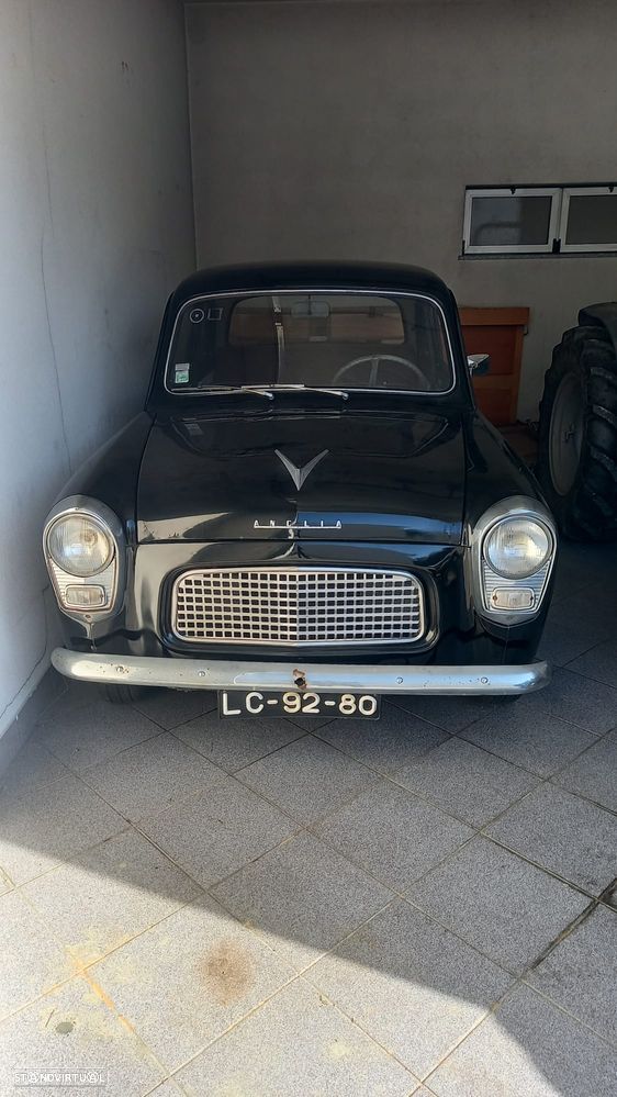 Ford Anglia - 5