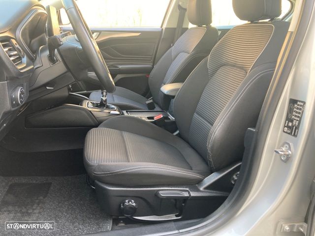 Ford Focus 1.5 TDCi ECOBlue Connected - 26