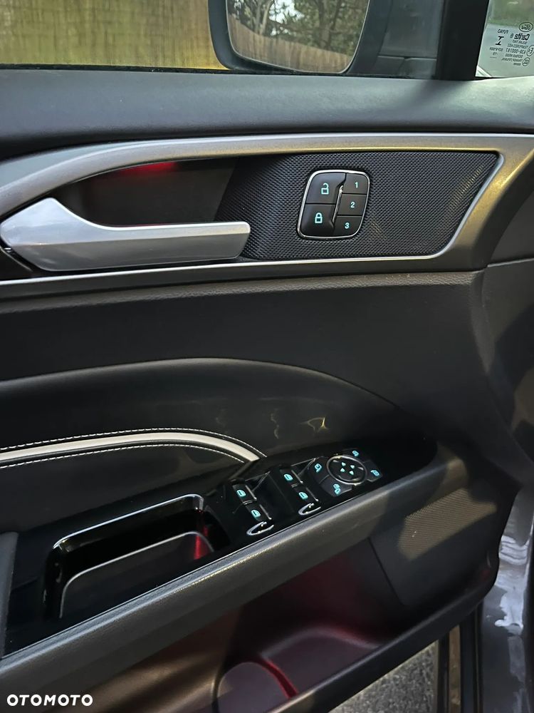 Ford Mondeo 2.0 EcoBlue Vignale - 12