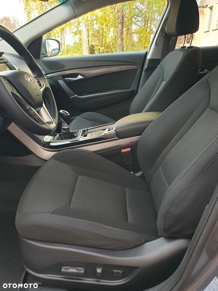 Hyundai i40 2.0 Premium - 21