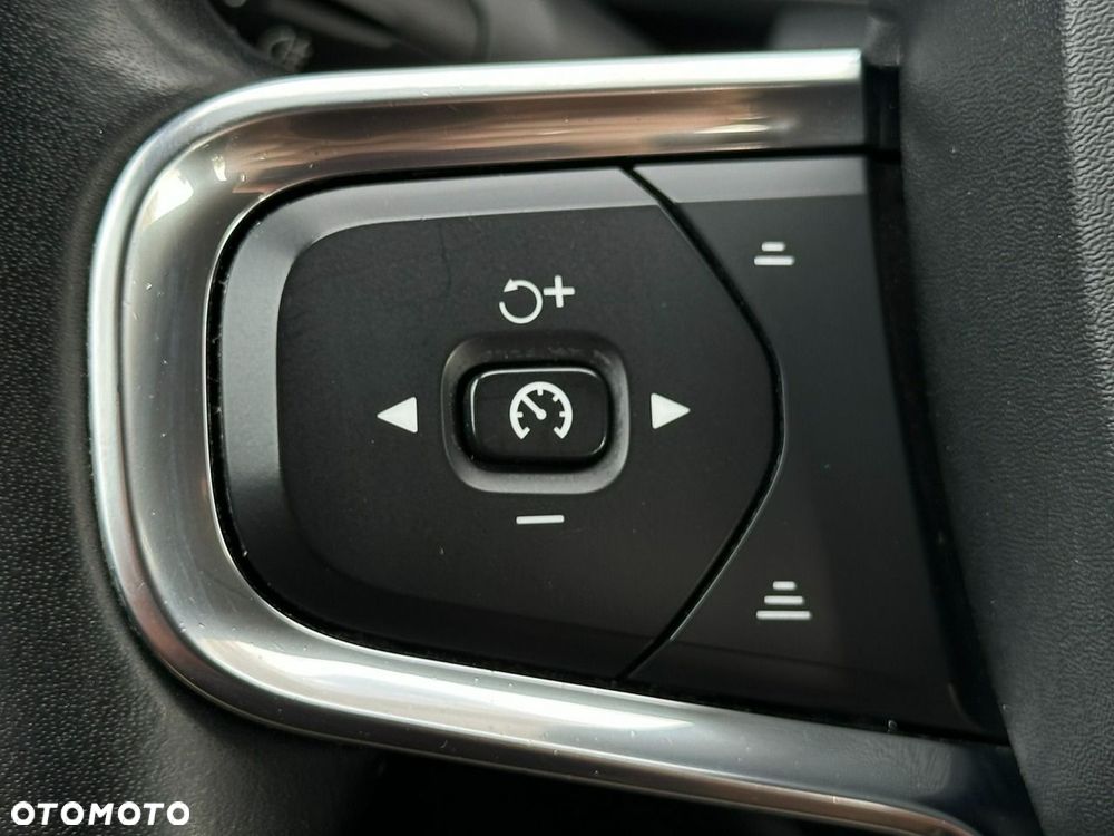 Volvo XC 40 - 24