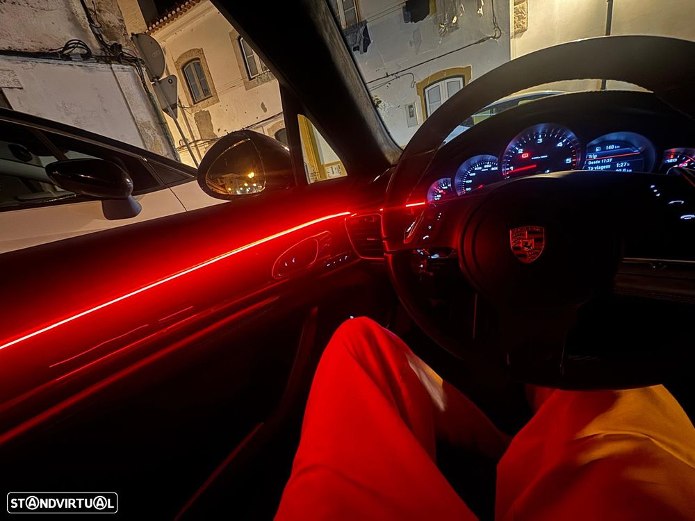 Porsche Panamera 3.0 V6 - 4