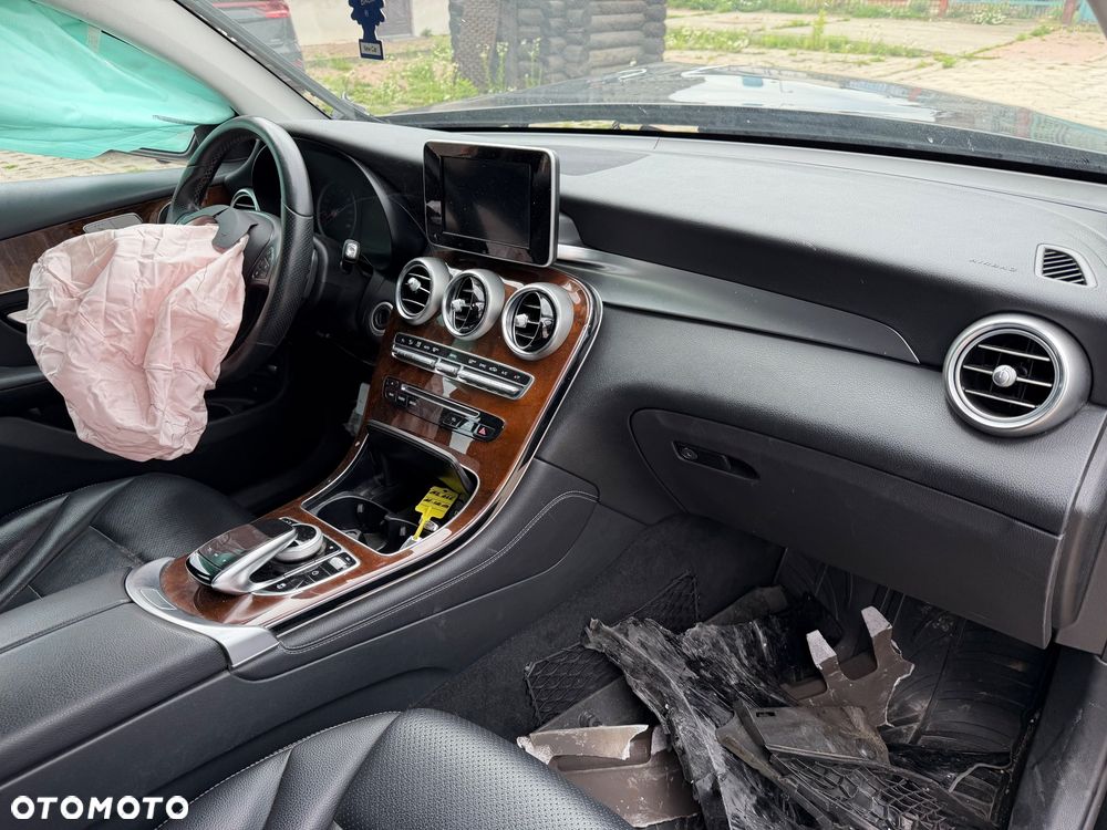 Mercedes-Benz GLC 250 4Matic 9G-TRONIC AMG Line - 9