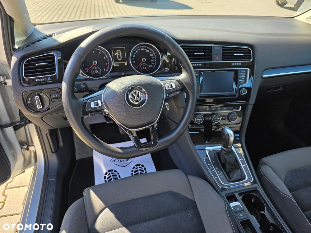 Volkswagen Golf - 21