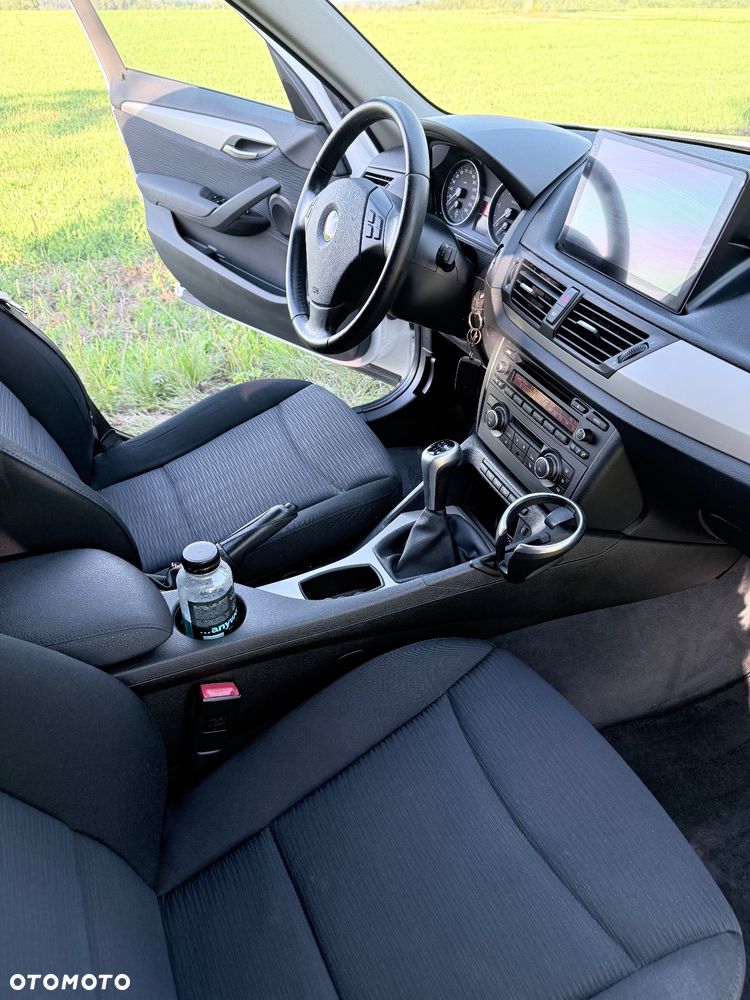 BMW X1 xDrive18d - 12