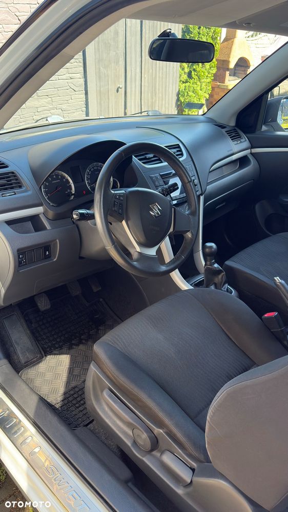 Suzuki Swift 1.2 Club - 6