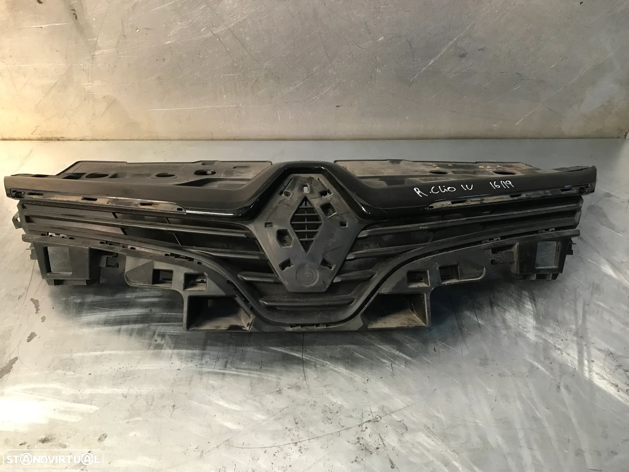 GRELHA DA FRENTE RENAULT CLIO IV MK4 2016-2019 622562901R - 1