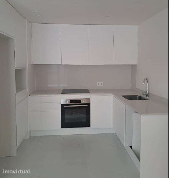 Apartamento T1 C/ Garagem Fechada - Grande imagem: 2/18