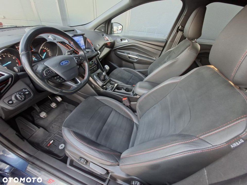 Ford Kuga - 12
