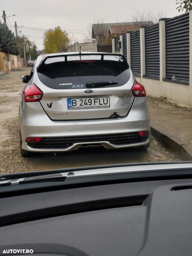 Ford Focus 1.5 TDCi ST-Line - 6