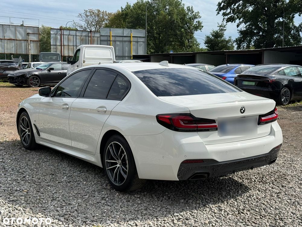 BMW Seria 5 520d xDrive MHEV M Sport sport - 2