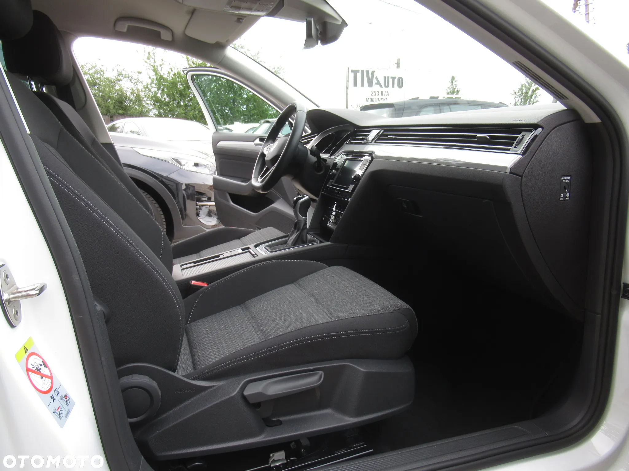 Volkswagen Passat 1.5 TSI EVO Business - 9
