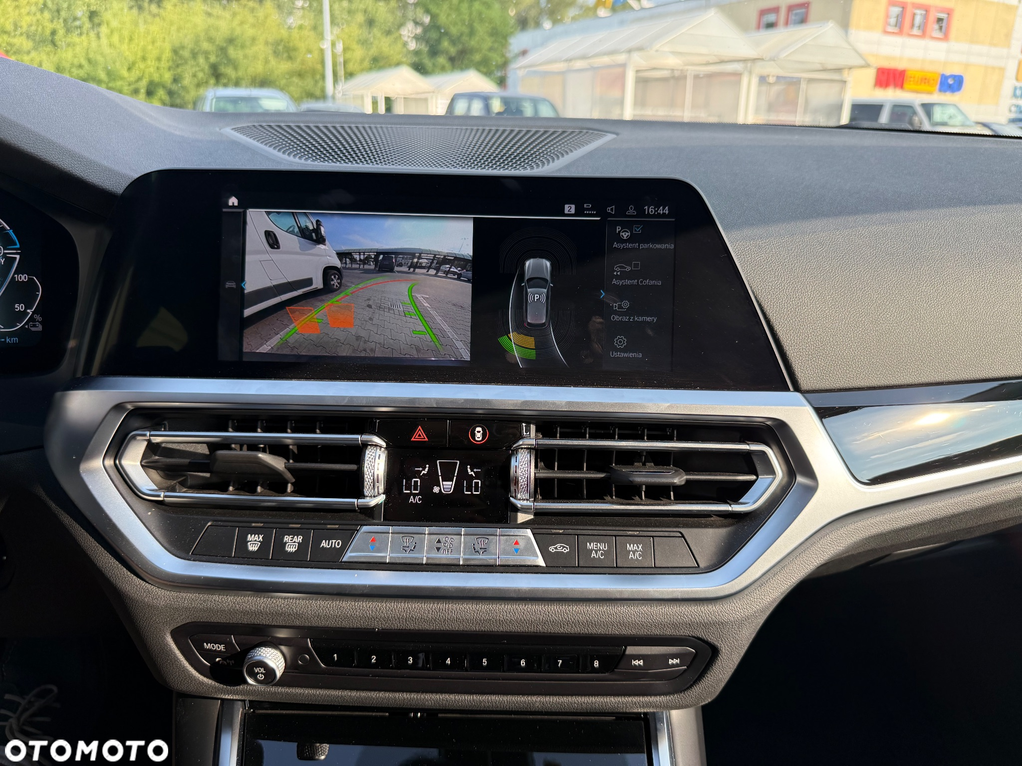 BMW Seria 3 330e PHEV sport - 36