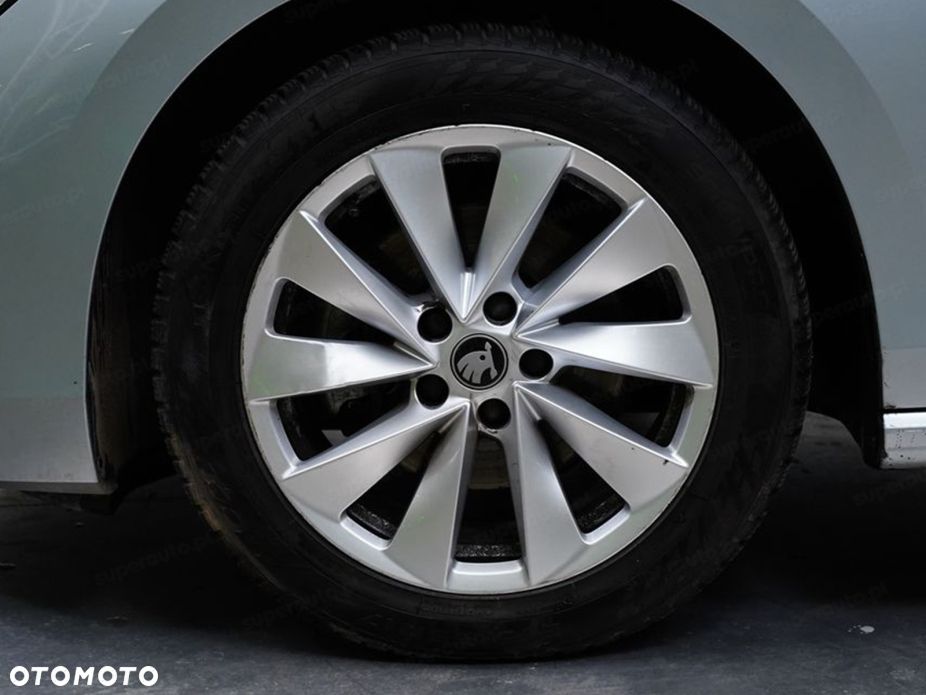 Skoda Superb 2.0 TDI SCR Drive DSG - 14