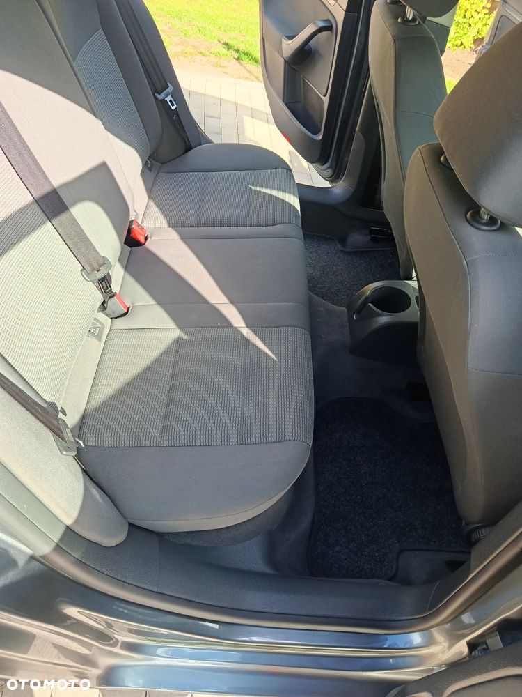 Volkswagen Jetta 1.6 Comfortline - 18