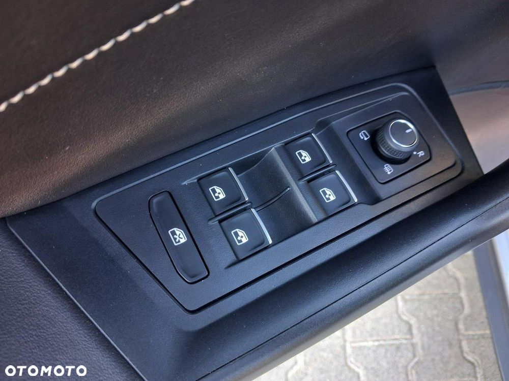 Volkswagen T-Roc - 29