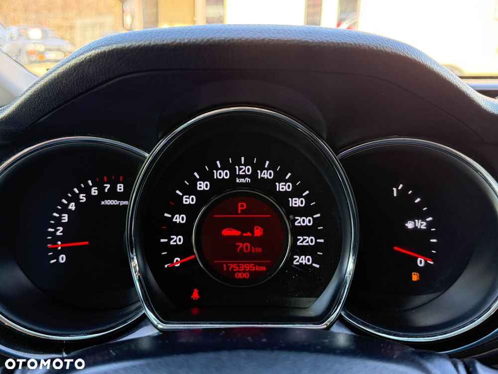 Kia Ceed 1.6 GDI DCT Vision - 24