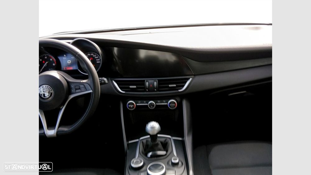 Alfa Romeo Giulia 2.2 D Super - 28