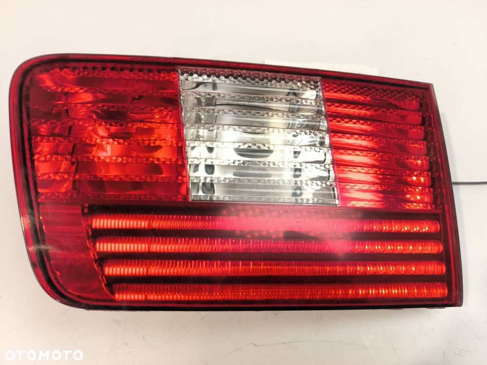 LAMPA W KLAPE PRAWA BMW E39 530D 6900217 - 2