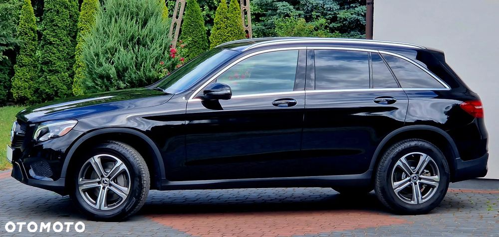 Mercedes-Benz GLC 300 4Matic 9G-TRONIC Exclusive - 9