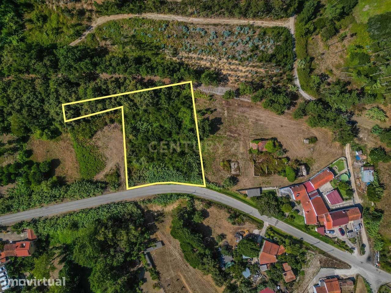 Conjunto de terrenos com cerca de 1.690 m² e potencial construtivo em - Grande imagem: 2/9