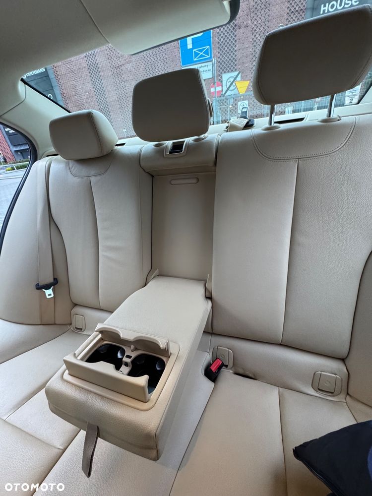 BMW Seria 3 328i xDrive - 18
