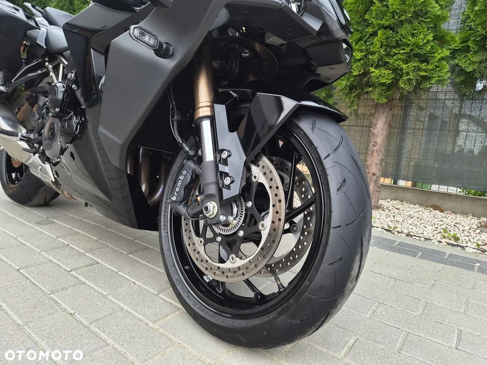 Suzuki GSX - 15