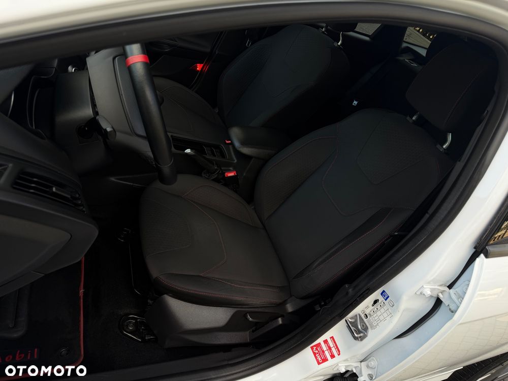 Ford Focus 1.5 EcoBoost ST-Line - 19